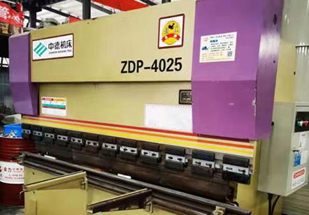 武漢碳鋼風(fēng)管加工廠折彎?rùn)C(jī)